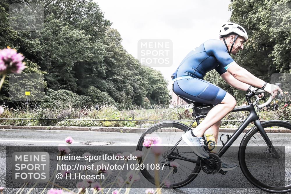 13.09.2026 - Stadtparktriathlon H.Heesch http://msf.ph/oto/10291087 13.09.2026 11:58:10 Radfahren 732, 847, 906, 1028 meine-sportfotos.de