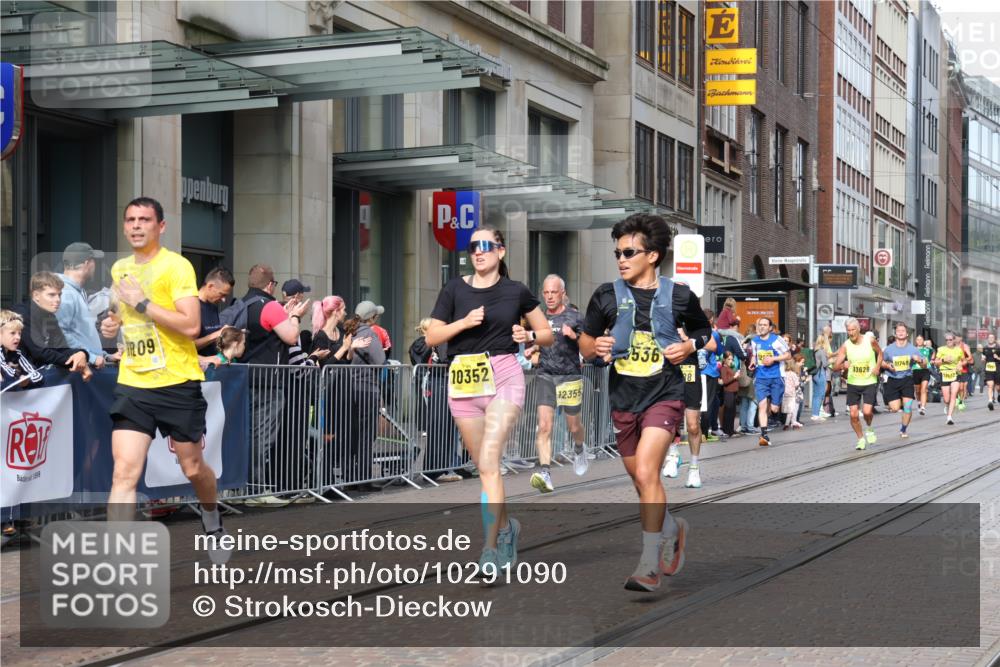 13.09.2026 - 21. swb-Marathon Bremen Strokosch-Dieckow http://msf.ph/oto/10291090 13.09.2026 10:45:25 Ziel 10352, 10436, 10464, 10536, 10541, 10583, 10987, 11015, 11063, 11088, 11209, 11279, 11559, 11749, 11762, 11845, 12033, 12069, 12087, 12290, 12355, 13532, 13595, 13628, 10096, 10143, 10214, 10318, 10352, 10398, 10536, 10866, 11020, 11088, 11232, 11396, 11478, 11695, 11835, 12054, 12475, 12534, 13591 meine-sportfotos.de