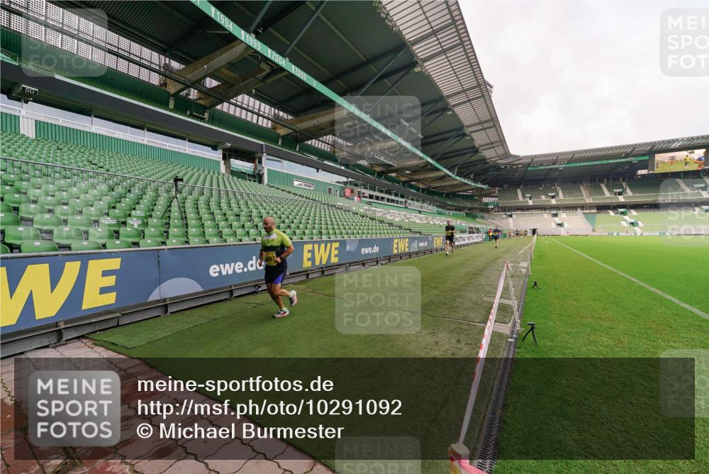 13.09.2026 - 21. swb-Marathon Bremen Michael Burmester http://msf.ph/oto/10291092 13.09.2026 10:23:10 Laufen im Stadion 10235, 10302, 10341, 10441, 10520, 10575, 10592, 10782, 10926, 11042, 11083, 11127, 11198, 11227, 11338, 11373, 11426, 11454, 11619, 11713, 11721, 11738, 11854, 11903, 11916, 11944, 12003, 12053, 12144, 12209, 12339, 12370, 12395, 12404, 12538, 13507, 13513, 13519, 13535, 13539, 13551, 13553, 13556, 13559, 13563, 13566, 13580, 13584, 13587, 13616, 13636, 13641, 13642, 10261, 10366, 10475, 11481, 11652, 13530, 13533, 13534, 13564 meine-sportfotos.de