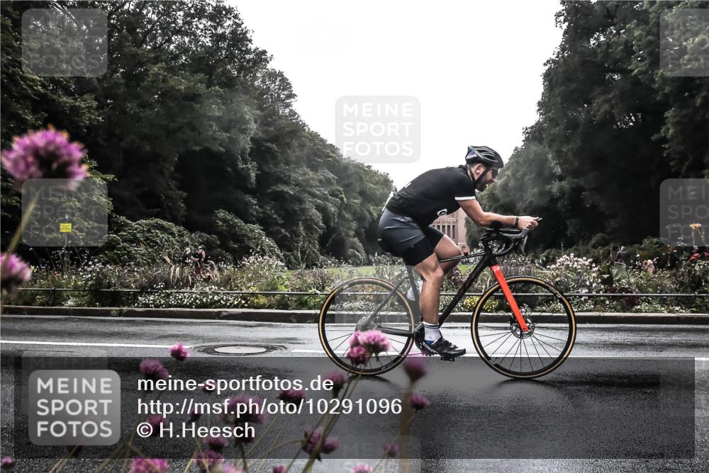 13.09.2026 - Stadtparktriathlon H.Heesch http://msf.ph/oto/10291096 13.09.2026 13:06:20 Radfahren 1083, 1129, 1210, 1339, 1343, 1385, 1401 meine-sportfotos.de