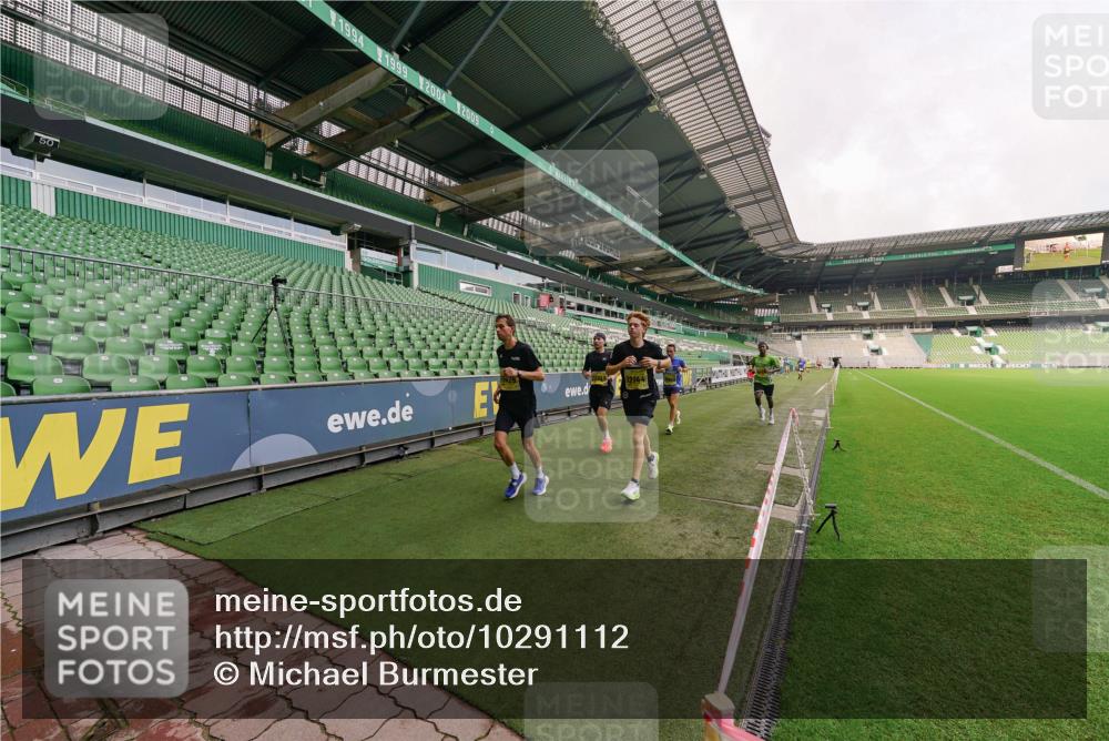 13.09.2026 - 21. swb-Marathon Bremen Michael Burmester http://msf.ph/oto/10291112 13.09.2026 10:23:25 Laufen im Stadion 10235, 10302, 10341, 10441, 10520, 10575, 10592, 10618, 10782, 10926, 11042, 11127, 11143, 11198, 11201, 11227, 11338, 11373, 11426, 11454, 11628, 11713, 11721, 11738, 11779, 11895, 11903, 11944, 12003, 12053, 12144, 12209, 12246, 12339, 12370, 12395, 12404, 12468, 12469, 12477, 12538, 13507, 13513, 13519, 13520, 13535, 13539, 13553, 13556, 13559, 13563, 13566, 13580, 13584, 13586, 13587, 13616, 13641, 13642, 10261, 10366, 10475, 11481, 11652, 13530, 13534 meine-sportfotos.de