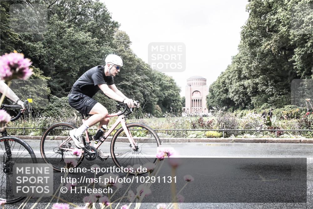 13.09.2026 - Stadtparktriathlon H.Heesch http://msf.ph/oto/10291131 13.09.2026 11:58:19 Radfahren 738, 750, 853, 904, 918, 920, 922, 1049 meine-sportfotos.de