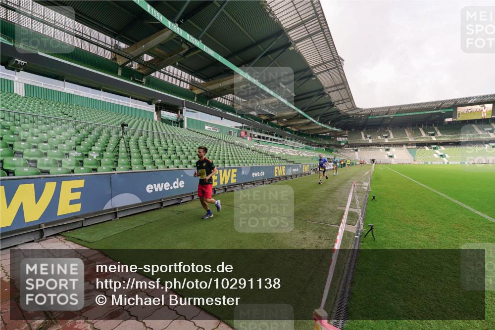13.09.2026 - 21. swb-Marathon Bremen Michael Burmester http://msf.ph/oto/10291138 13.09.2026 10:23:32 Laufen im Stadion 10235, 10302, 10341, 10441, 10520, 10575, 10592, 10618, 10782, 10926, 10972, 11042, 11127, 11143, 11198, 11201, 11227, 11338, 11373, 11426, 11454, 11628, 11713, 11721, 11779, 11895, 11903, 11944, 12003, 12053, 12144, 12209, 12246, 12339, 12370, 12395, 12404, 12442, 12468, 12469, 12477, 12538, 13507, 13513, 13519, 13520, 13539, 13553, 13556, 13559, 13563, 13566, 13580, 13584, 13586, 13587, 13616, 13641, 13642, 10261, 10366, 10475, 11481, 11652, 13530 meine-sportfotos.de