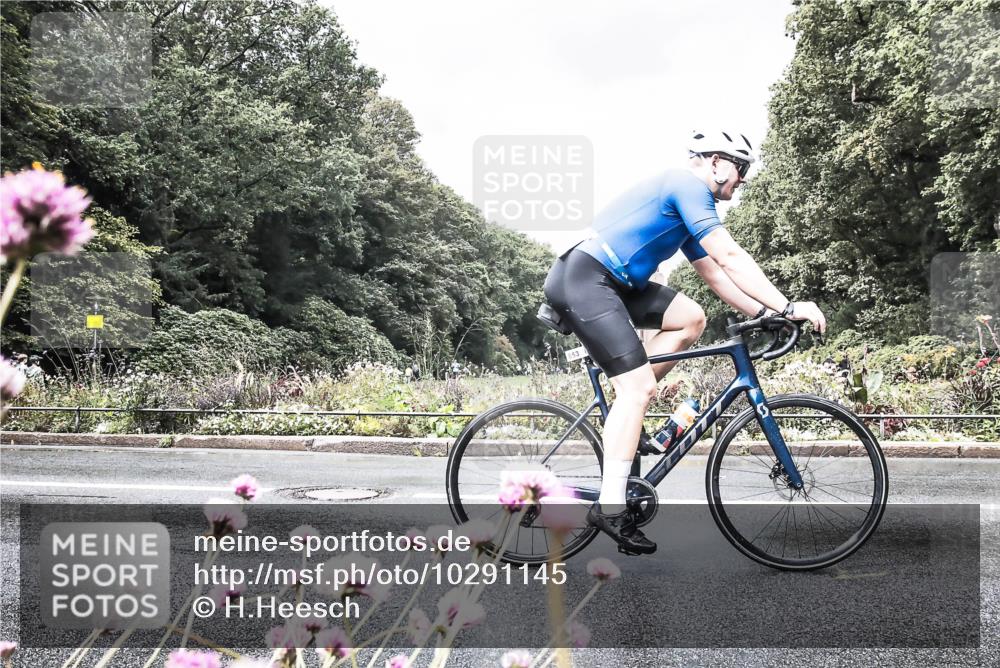 13.09.2026 - Stadtparktriathlon H.Heesch http://msf.ph/oto/10291145 13.09.2026 11:58:22 Radfahren 738, 853, 922, 1049 meine-sportfotos.de