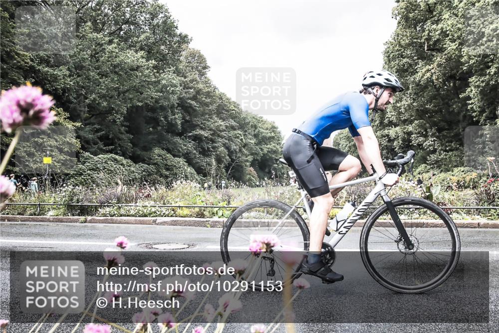 13.09.2026 - Stadtparktriathlon H.Heesch http://msf.ph/oto/10291153 13.09.2026 11:58:22 Radfahren 738, 853, 922, 1049 meine-sportfotos.de