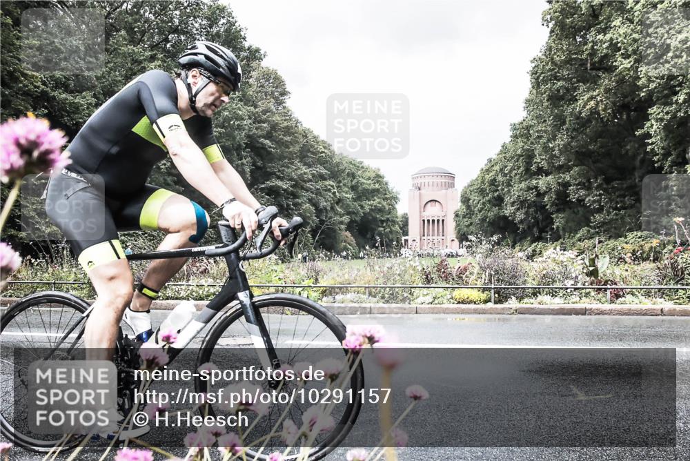 13.09.2026 - Stadtparktriathlon H.Heesch http://msf.ph/oto/10291157 13.09.2026 11:58:28 Radfahren 970, 974, 1037 meine-sportfotos.de