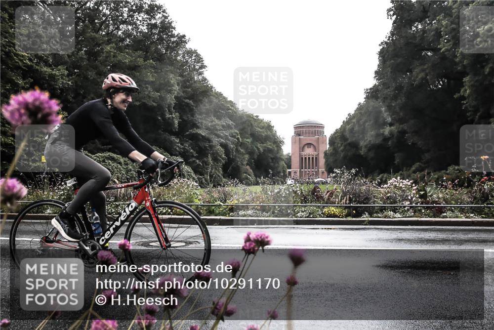 13.09.2026 - Stadtparktriathlon H.Heesch http://msf.ph/oto/10291170 13.09.2026 13:06:59 Radfahren 1353, 1421 meine-sportfotos.de