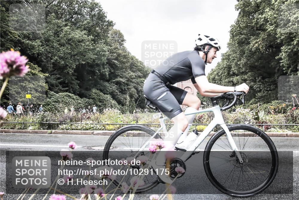 13.09.2026 - Stadtparktriathlon H.Heesch http://msf.ph/oto/10291175 13.09.2026 11:58:32 Radfahren 802, 877, 951, 970, 1037, 1051 meine-sportfotos.de