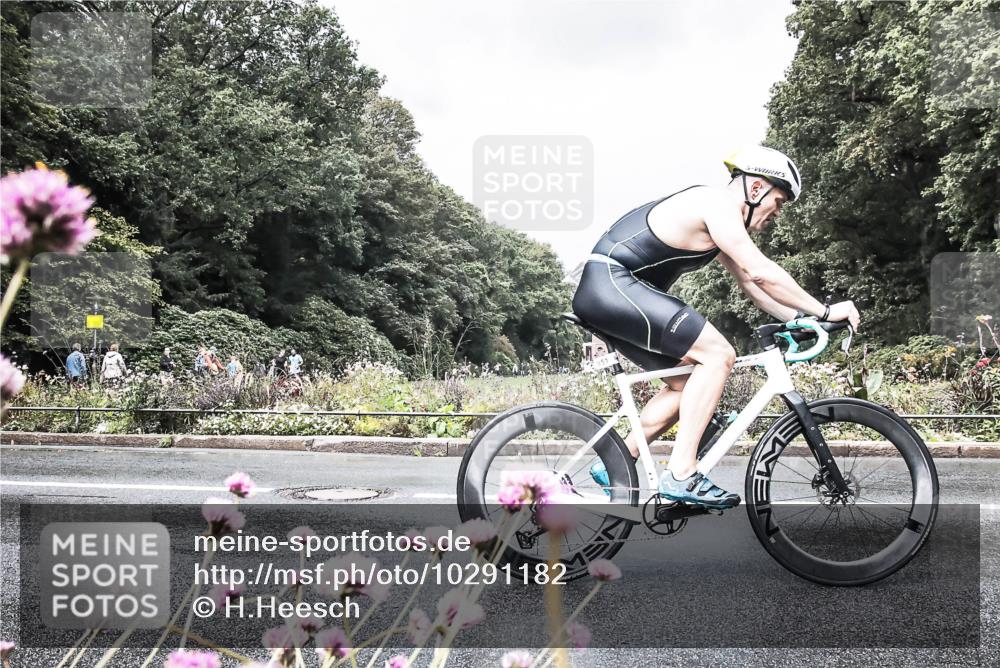 13.09.2026 - Stadtparktriathlon H.Heesch http://msf.ph/oto/10291182 13.09.2026 11:58:33 Radfahren 802, 877, 951, 970, 1037, 1051 meine-sportfotos.de