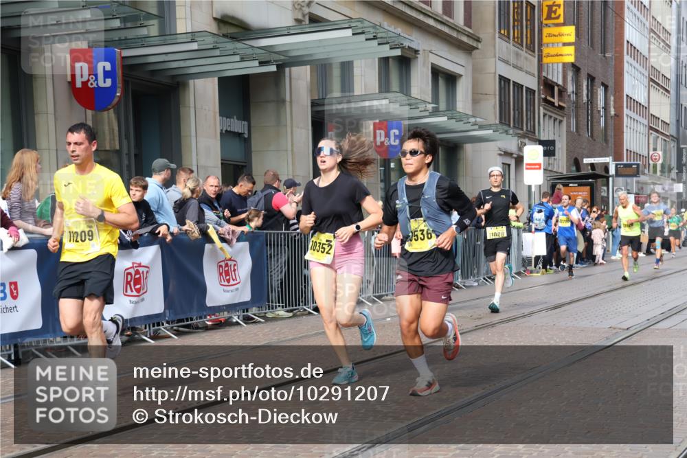 13.09.2026 - 21. swb-Marathon Bremen Strokosch-Dieckow http://msf.ph/oto/10291207 13.09.2026 10:45:26 Ziel 10436, 10464, 10541, 10583, 10987, 11015, 11063, 11209, 11279, 11559, 11749, 11762, 11845, 12033, 12069, 12087, 12290, 12355, 13532, 13595, 13628, 10143, 10214, 10318, 10352, 10398, 10536, 10866, 11020, 11088, 11209, 11232, 11396, 11478, 11695, 11749, 11835, 12054, 12475, 12534, 13591 meine-sportfotos.de