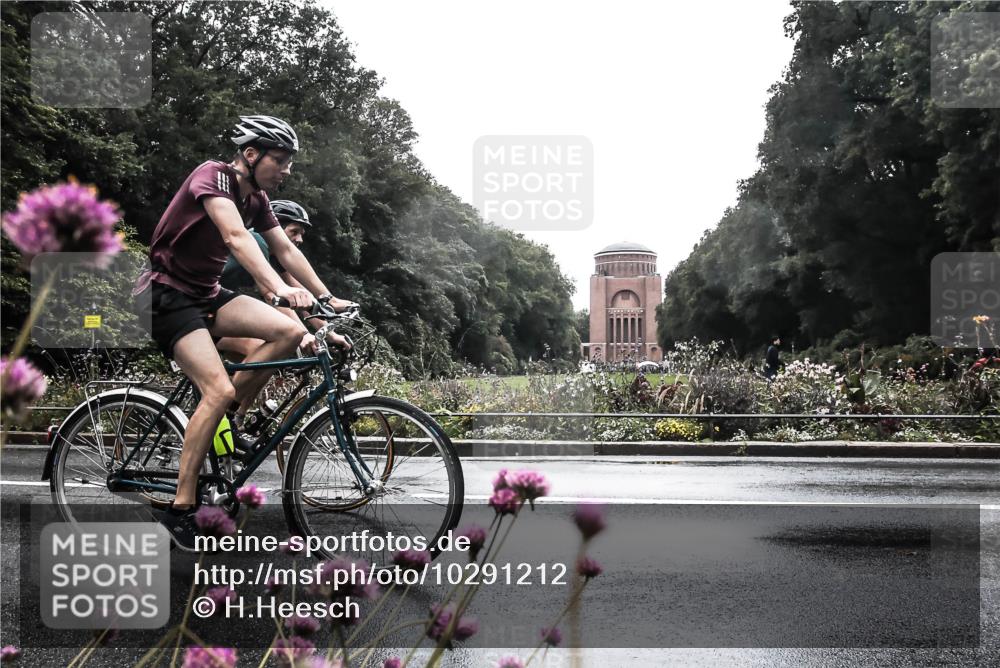 13.09.2026 - Stadtparktriathlon H.Heesch http://msf.ph/oto/10291212 13.09.2026 13:07:22 Radfahren 1203, 1219, 1267, 1302, 1383 meine-sportfotos.de