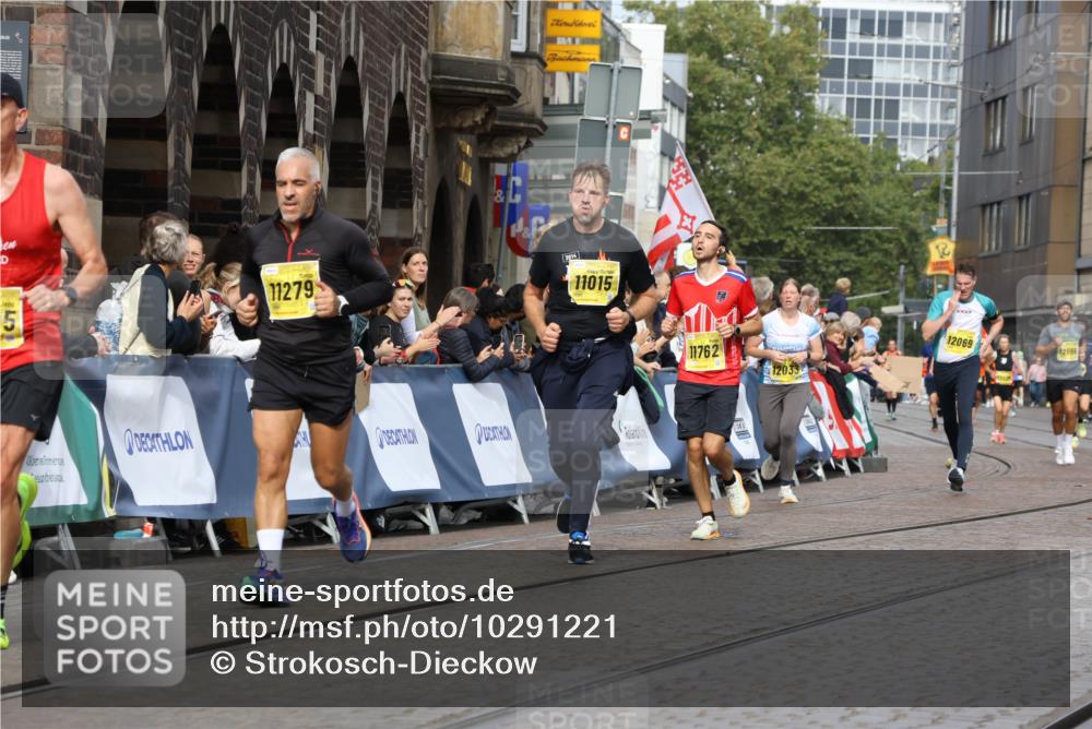 13.09.2026 - 21. swb-Marathon Bremen Strokosch-Dieckow http://msf.ph/oto/10291221 13.09.2026 10:45:54 Ziel 10318, 10352, 10464, 10536, 10541, 10583, 10987, 11063, 11088, 11209, 11232, 11478, 11559, 11749, 11835, 11845, 12087, 12290, 12355, 12534, 13532, 13628, 10447, 10992, 11956, 12556, 12557, 13529, 13612 meine-sportfotos.de