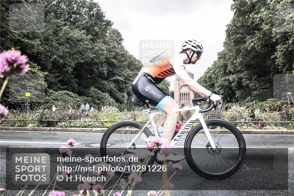13.09.2026 - Stadtparktriathlon H.Heesch http://msf.ph/oto/10291226 13.09.2026 11:58:41 Radfahren 864, 888, 894 meine-sportfotos.de