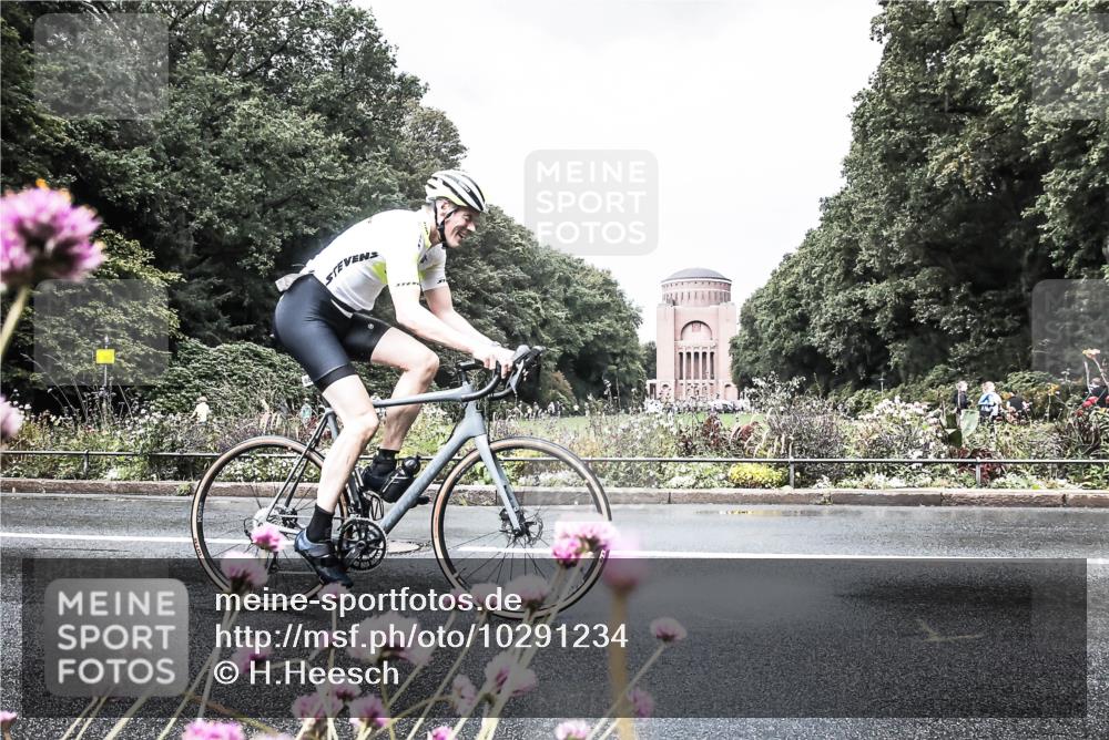 13.09.2026 - Stadtparktriathlon H.Heesch http://msf.ph/oto/10291234 13.09.2026 11:58:44 Radfahren 864, 894 meine-sportfotos.de