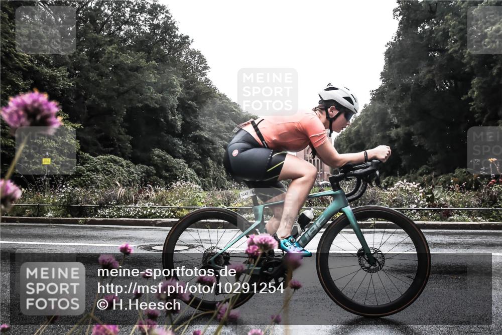 13.09.2026 - Stadtparktriathlon H.Heesch http://msf.ph/oto/10291254 13.09.2026 13:07:28 Radfahren 1233, 1247, 1252, 1267, 1302 meine-sportfotos.de