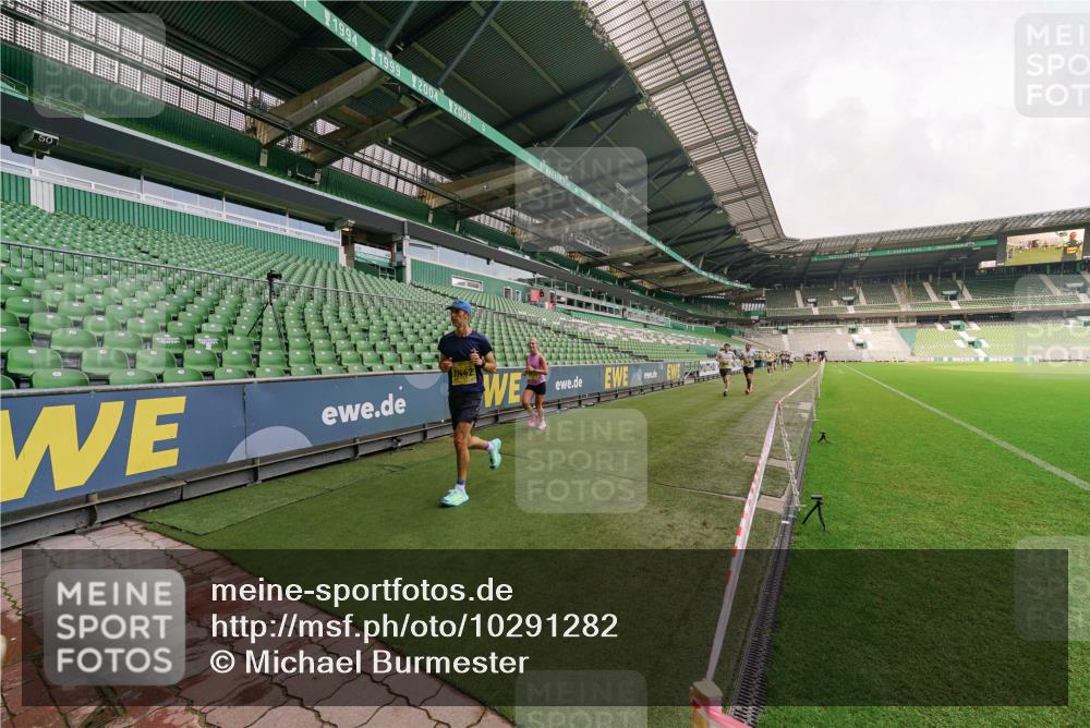 13.09.2026 - 21. swb-Marathon Bremen Michael Burmester http://msf.ph/oto/10291282 13.09.2026 10:24:26 Laufen im Stadion 10235, 10328, 10336, 10337, 10341, 10358, 10456, 10520, 10575, 10592, 10593, 10618, 10632, 10775, 10782, 10816, 10861, 10972, 11042, 11127, 11143, 11198, 11201, 11265, 11373, 11375, 11426, 11442, 11468, 11527, 11607, 11615, 11628, 11630, 11632, 11704, 11713, 11721, 11758, 11779, 11826, 11895, 11903, 11948, 12053, 12144, 12246, 12281, 12339, 12404, 12406, 12442, 12468, 12469, 12477, 12525, 13520, 13556, 13563, 13566, 13580, 13585, 13586, 13642, 10261 meine-sportfotos.de