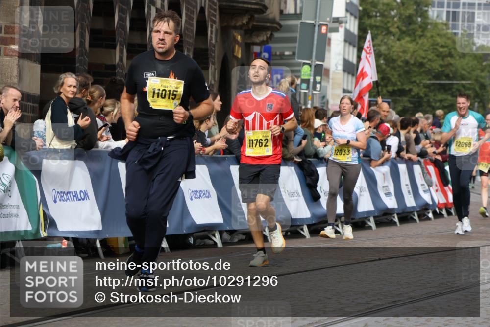 13.09.2026 - 21. swb-Marathon Bremen Strokosch-Dieckow http://msf.ph/oto/10291296 13.09.2026 10:45:55 Ziel 10318, 10352, 10464, 10536, 10541, 10583, 10987, 11063, 11088, 11209, 11232, 11478, 11559, 11749, 11845, 12087, 12290, 12355, 12534, 13532, 13595, 13628, 10447, 10992, 11925, 11956, 12556, 12557, 13529, 13612, 13640 meine-sportfotos.de