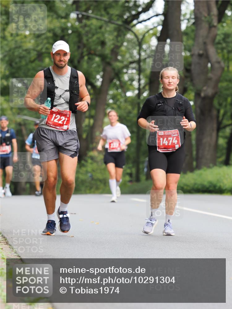 13.09.2026 - 21. swb-Marathon Bremen TobiasT http://msf.ph/oto/10291304 13.09.2026 12:34:34 Laufen 1221, 21, 1474 meine-sportfotos.de