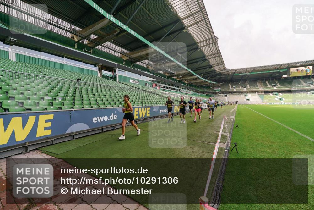 13.09.2026 - 21. swb-Marathon Bremen Michael Burmester http://msf.ph/oto/10291306 13.09.2026 10:24:37 Laufen im Stadion 10143, 10235, 10328, 10336, 10337, 10341, 10358, 10456, 10520, 10592, 10593, 10618, 10632, 10775, 10782, 10816, 10861, 10972, 10988, 11042, 11143, 11201, 11265, 11373, 11375, 11426, 11442, 11468, 11527, 11607, 11615, 11628, 11630, 11632, 11704, 11713, 11758, 11779, 11826, 11895, 11903, 11948, 12053, 12144, 12246, 12281, 12339, 12404, 12406, 12442, 12468, 12469, 12477, 12525, 13520, 13563, 13566, 13580, 13585, 13586, 10261 meine-sportfotos.de