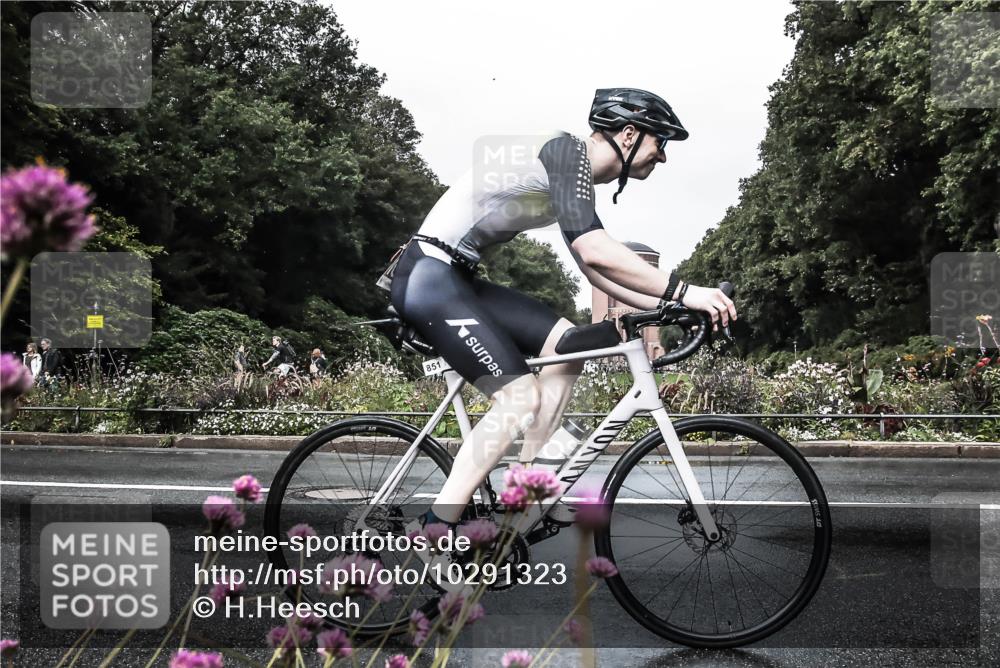 13.09.2026 - Stadtparktriathlon H.Heesch http://msf.ph/oto/10291323 13.09.2026 11:59:38 Radfahren 832, 851, 971, 1045 meine-sportfotos.de