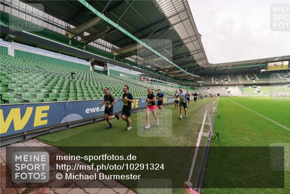 13.09.2026 - 21. swb-Marathon Bremen Michael Burmester http://msf.ph/oto/10291324 13.09.2026 10:24:38 Laufen im Stadion 10143, 10235, 10328, 10336, 10337, 10341, 10358, 10456, 10520, 10592, 10593, 10618, 10632, 10775, 10782, 10816, 10861, 10972, 10988, 11042, 11143, 11201, 11265, 11373, 11375, 11426, 11442, 11468, 11527, 11607, 11615, 11628, 11630, 11632, 11704, 11713, 11758, 11779, 11826, 11895, 11903, 11948, 12053, 12144, 12246, 12281, 12339, 12404, 12406, 12442, 12468, 12469, 12477, 12525, 13520, 13563, 13566, 13580, 13585, 13586, 10261 meine-sportfotos.de