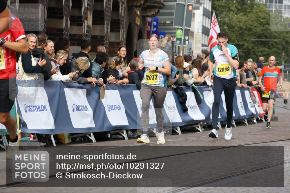 13.09.2026 - 21. swb-Marathon Bremen Strokosch-Dieckow http://msf.ph/oto/10291327 13.09.2026 10:45:57 Ziel 10318, 10352, 10464, 10536, 10541, 10583, 10987, 11015, 11063, 11088, 11209, 11232, 11279, 11559, 11749, 11845, 12087, 12290, 12355, 13532, 13595, 13628, 10447, 10992, 11925, 11956, 13529, 13609, 13612, 13640 meine-sportfotos.de