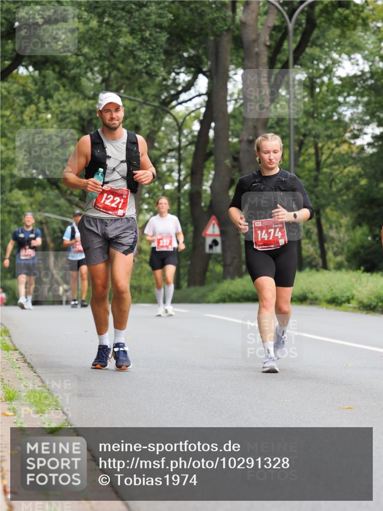 13.09.2026 - 21. swb-Marathon Bremen TobiasT http://msf.ph/oto/10291328 13.09.2026 12:34:36 Laufen 1221, 1474 meine-sportfotos.de