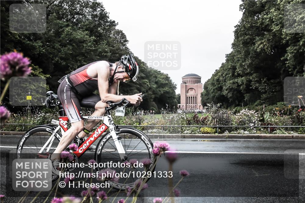 13.09.2026 - Stadtparktriathlon H.Heesch http://msf.ph/oto/10291333 13.09.2026 11:59:41 Radfahren 832, 851, 1045, 1057 meine-sportfotos.de
