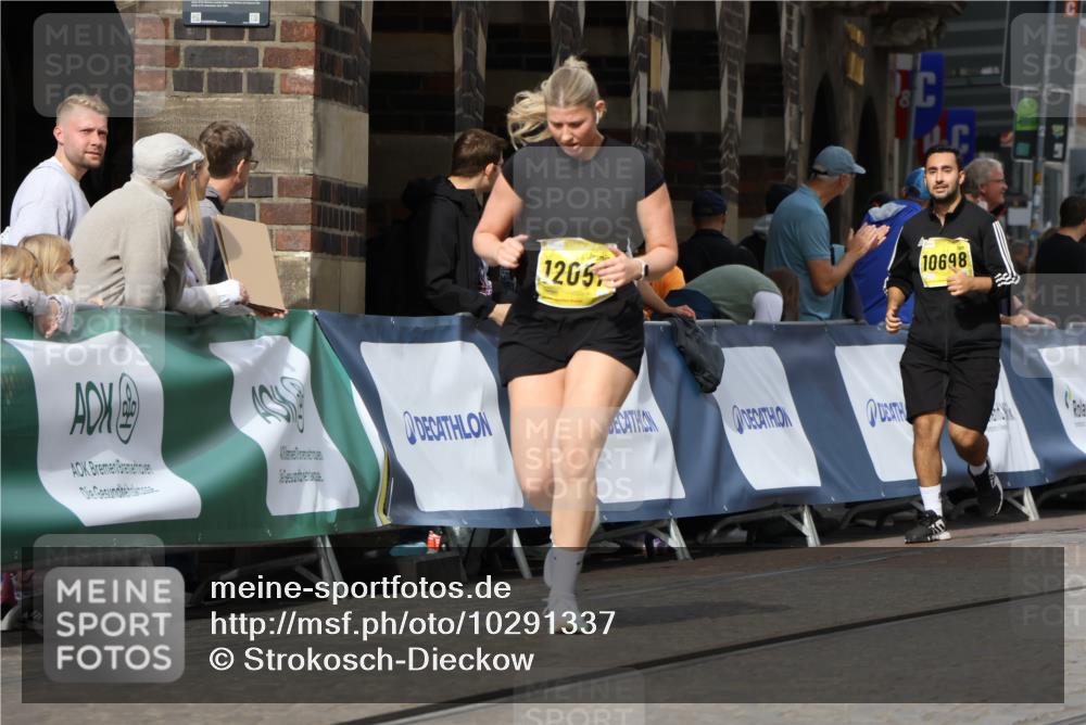 13.09.2026 - 21. swb-Marathon Bremen Strokosch-Dieckow http://msf.ph/oto/10291337 13.09.2026 11:16:28 Ziel 10665, 11026, 11081, 11139, 11181, 11200, 11217, 11264, 11385, 11448, 11549, 11573, 11613, 11768, 12046, 12151, 12306, 12539, 13508, 12102, 12158 meine-sportfotos.de