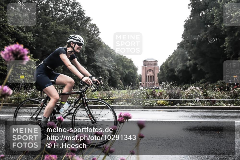 13.09.2026 - Stadtparktriathlon H.Heesch http://msf.ph/oto/10291343 13.09.2026 13:08:01 Radfahren 1303, 1418 meine-sportfotos.de