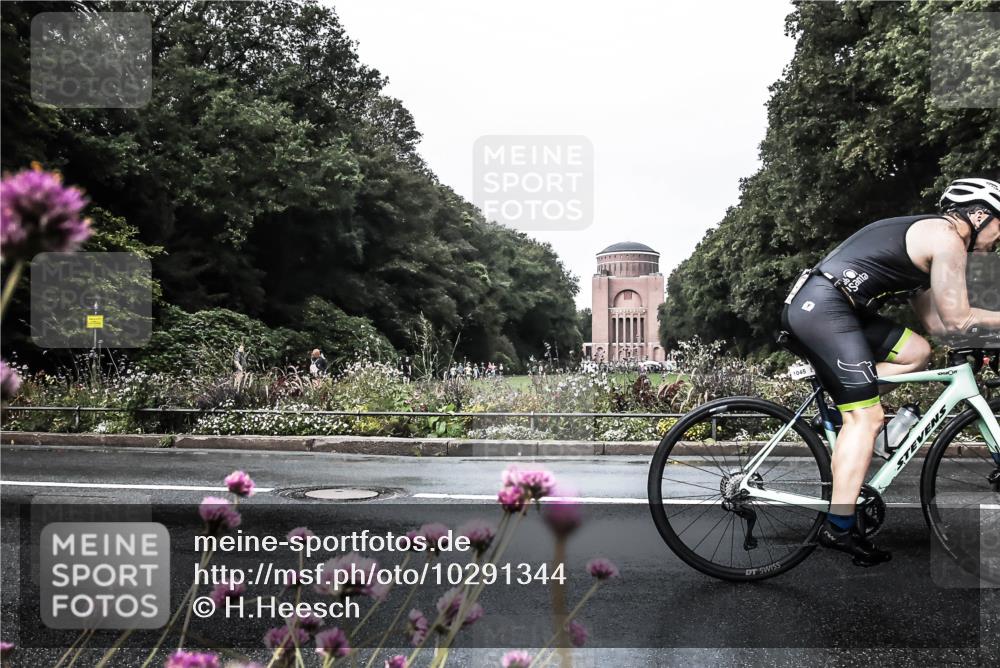 13.09.2026 - Stadtparktriathlon H.Heesch http://msf.ph/oto/10291344 13.09.2026 11:59:42 Radfahren 832, 1045, 1057 meine-sportfotos.de