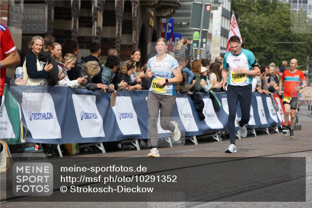 13.09.2026 - 21. swb-Marathon Bremen Strokosch-Dieckow http://msf.ph/oto/10291352 13.09.2026 10:45:57 Ziel 10318, 10352, 10464, 10536, 10541, 10583, 10987, 11015, 11063, 11088, 11209, 11232, 11279, 11559, 11749, 11845, 12087, 12290, 12355, 13532, 13595, 13628, 10447, 10992, 11925, 11956, 13529, 13609, 13612, 13640 meine-sportfotos.de