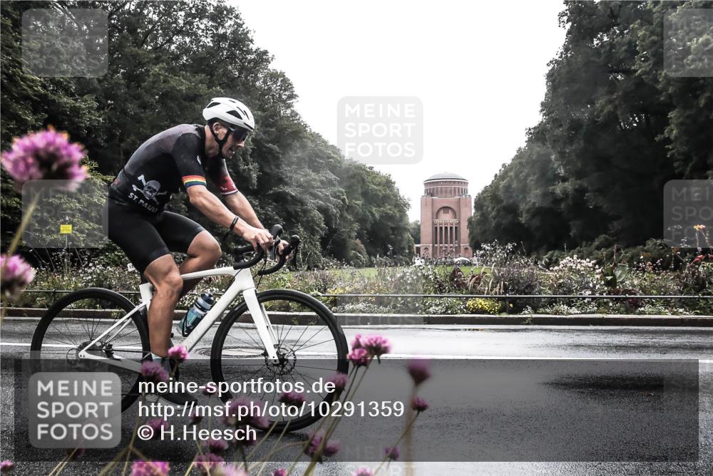 13.09.2026 - Stadtparktriathlon H.Heesch http://msf.ph/oto/10291359 13.09.2026 13:08:10 Radfahren 1282, 1307, 1422 meine-sportfotos.de