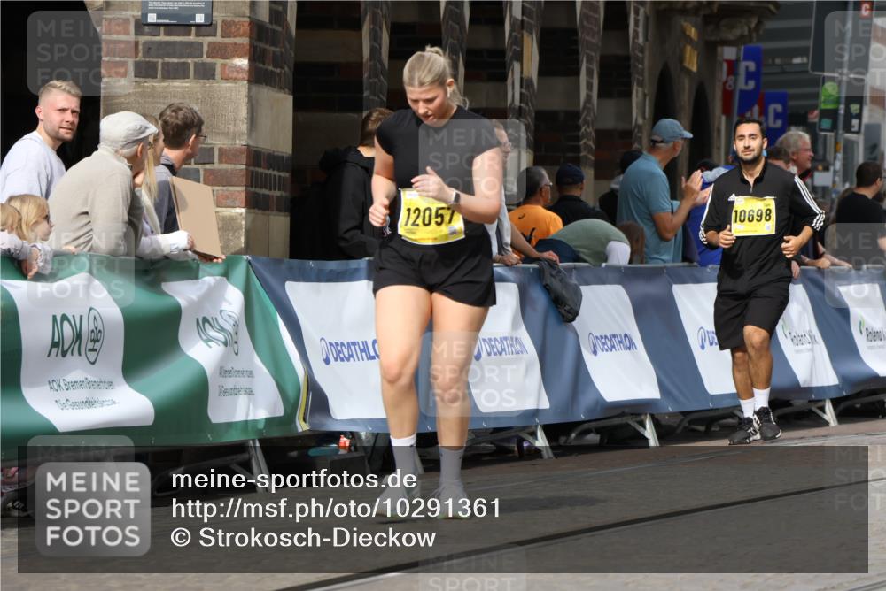 13.09.2026 - 21. swb-Marathon Bremen Strokosch-Dieckow http://msf.ph/oto/10291361 13.09.2026 11:16:28 Ziel 10665, 11026, 11081, 11139, 11181, 11200, 11217, 11264, 11385, 11448, 11549, 11573, 11613, 11768, 12046, 12151, 12306, 12539, 13508, 12102, 12158 meine-sportfotos.de
