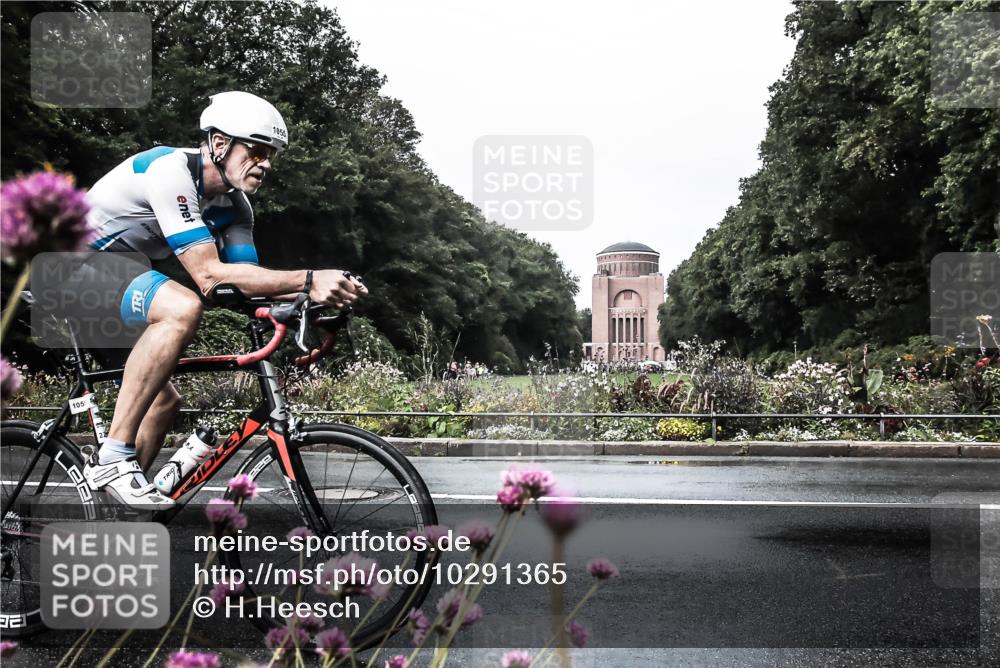 13.09.2026 - Stadtparktriathlon H.Heesch http://msf.ph/oto/10291365 13.09.2026 11:59:46 Radfahren 805, 1055, 1057 meine-sportfotos.de