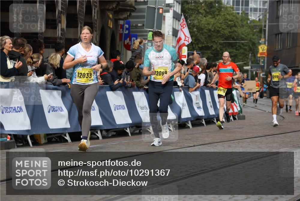 13.09.2026 - 21. swb-Marathon Bremen Strokosch-Dieckow http://msf.ph/oto/10291367 13.09.2026 10:45:58 Ziel 10352, 10464, 10536, 10541, 10583, 10987, 11015, 11063, 11088, 11209, 11232, 11279, 11559, 11749, 11762, 11845, 12087, 12290, 12355, 13532, 13595, 13628, 10447, 10992, 11925, 11956, 13529, 13609, 13612, 13640 meine-sportfotos.de