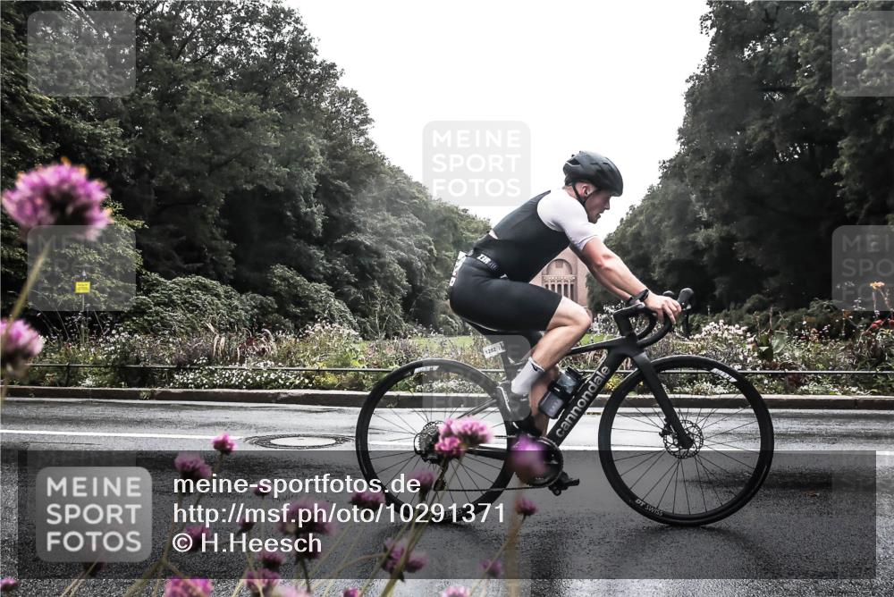 13.09.2026 - Stadtparktriathlon H.Heesch http://msf.ph/oto/10291371 13.09.2026 13:08:12 Radfahren 1282, 1307, 1422 meine-sportfotos.de