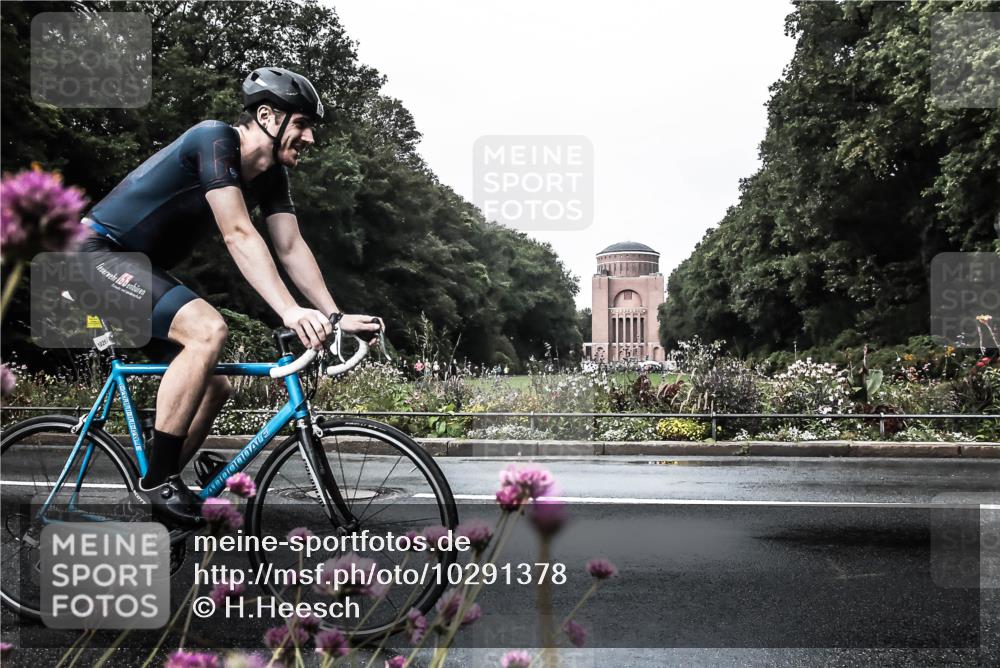 13.09.2026 - Stadtparktriathlon H.Heesch http://msf.ph/oto/10291378 13.09.2026 11:59:53 Radfahren 805, 895, 986, 1026 meine-sportfotos.de