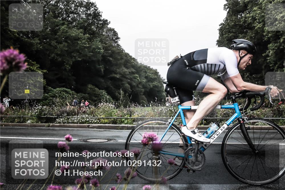 13.09.2026 - Stadtparktriathlon H.Heesch http://msf.ph/oto/10291432 13.09.2026 12:00:02 Radfahren 834, 975, 983, 1011 meine-sportfotos.de