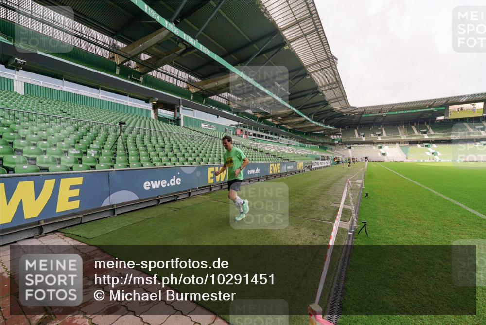 13.09.2026 - 21. swb-Marathon Bremen Michael Burmester http://msf.ph/oto/10291451 13.09.2026 10:25:01 Laufen im Stadion 10143, 10235, 10312, 10328, 10336, 10337, 10341, 10342, 10346, 10358, 10456, 10520, 10592, 10593, 10618, 10632, 10742, 10775, 10816, 10861, 10972, 10988, 11020, 11042, 11088, 11108, 11143, 11201, 11265, 11312, 11373, 11375, 11426, 11442, 11447, 11468, 11527, 11607, 11614, 11615, 11628, 11630, 11632, 11704, 11758, 11779, 11826, 11895, 11903, 11948, 12144, 12246, 12281, 12406, 12442, 12468, 12469, 12477, 12525, 13520, 13566, 13580, 13585, 13586, 10261 meine-sportfotos.de