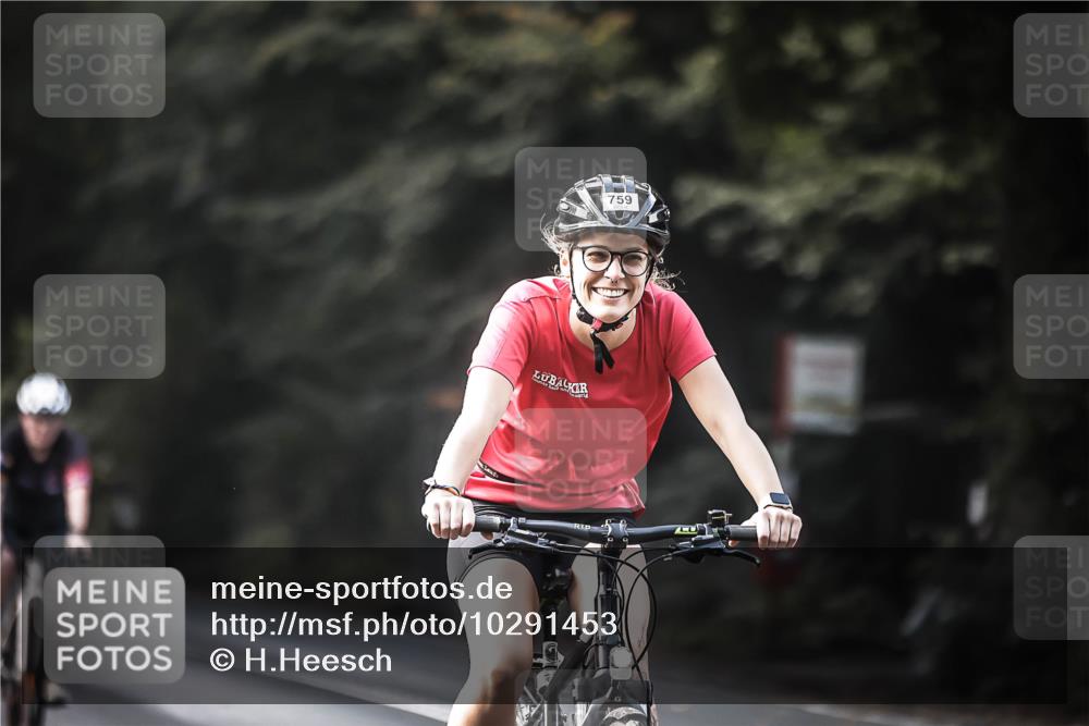 13.09.2026 - Stadtparktriathlon H.Heesch http://msf.ph/oto/10291453 13.09.2026 11:25:22 Radfahren 759, 794, 803 meine-sportfotos.de