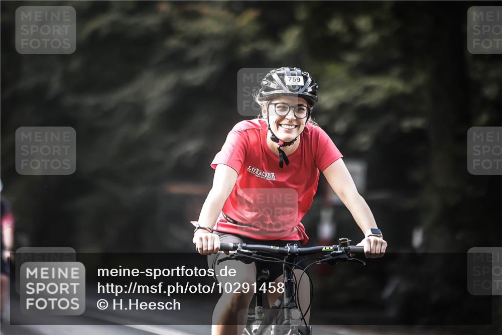 13.09.2026 - Stadtparktriathlon H.Heesch http://msf.ph/oto/10291458 13.09.2026 11:25:22 Radfahren 759, 794, 803 meine-sportfotos.de