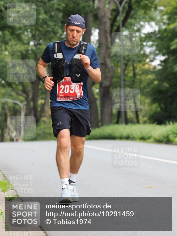 13.09.2026 - 21. swb-Marathon Bremen TobiasT http://msf.ph/oto/10291459 13.09.2026 12:34:54 Laufen 1, 2038, 21, 26 meine-sportfotos.de
