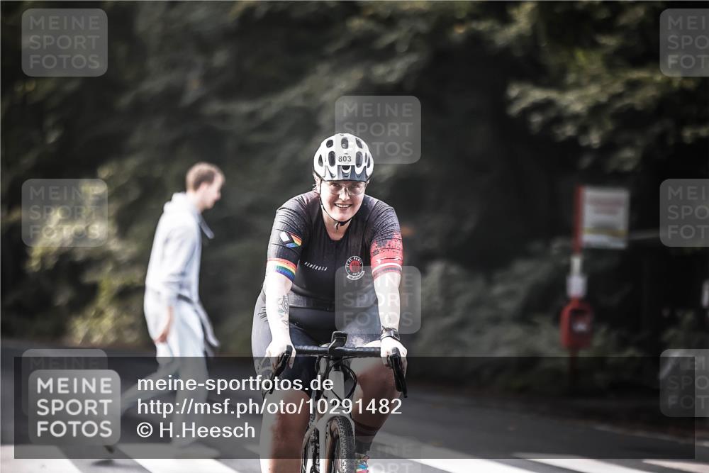 13.09.2026 - Stadtparktriathlon H.Heesch http://msf.ph/oto/10291482 13.09.2026 11:25:24 Radfahren 759, 794, 803 meine-sportfotos.de