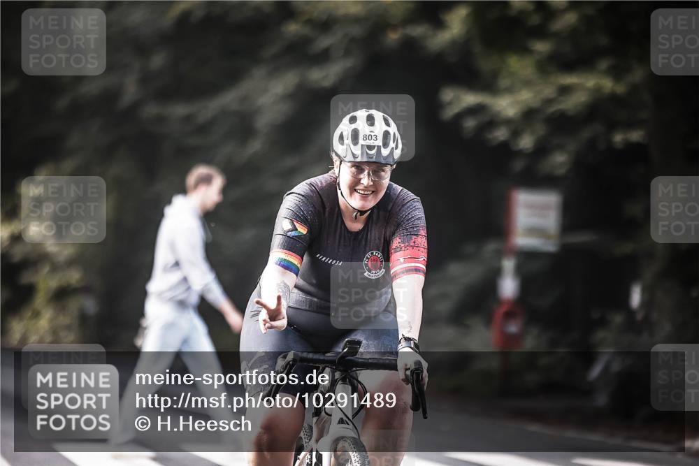 13.09.2026 - Stadtparktriathlon H.Heesch http://msf.ph/oto/10291489 13.09.2026 11:25:24 Radfahren 759, 794, 803 meine-sportfotos.de