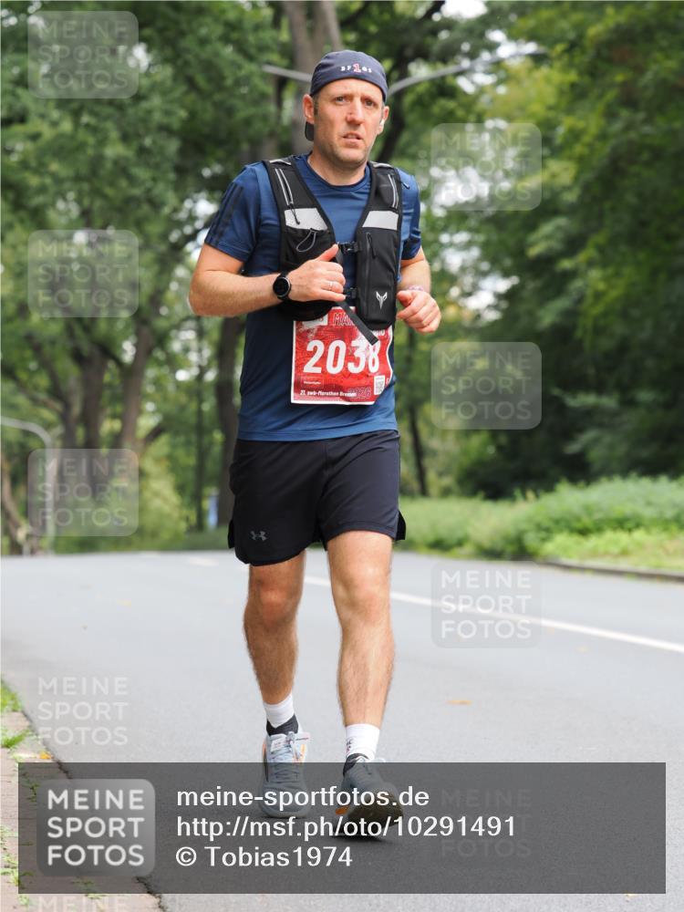 13.09.2026 - 21. swb-Marathon Bremen TobiasT http://msf.ph/oto/10291491 13.09.2026 12:34:55 Laufen 10, 2038, 9026, 21, 20 meine-sportfotos.de