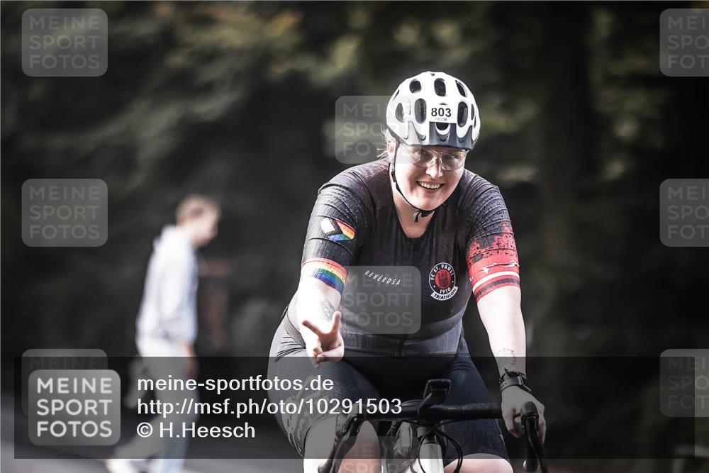 13.09.2026 - Stadtparktriathlon H.Heesch http://msf.ph/oto/10291503 13.09.2026 11:25:25 Radfahren 759, 794, 803 meine-sportfotos.de