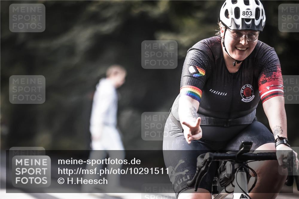 13.09.2026 - Stadtparktriathlon H.Heesch http://msf.ph/oto/10291511 13.09.2026 11:25:25 Radfahren 759, 794, 803 meine-sportfotos.de