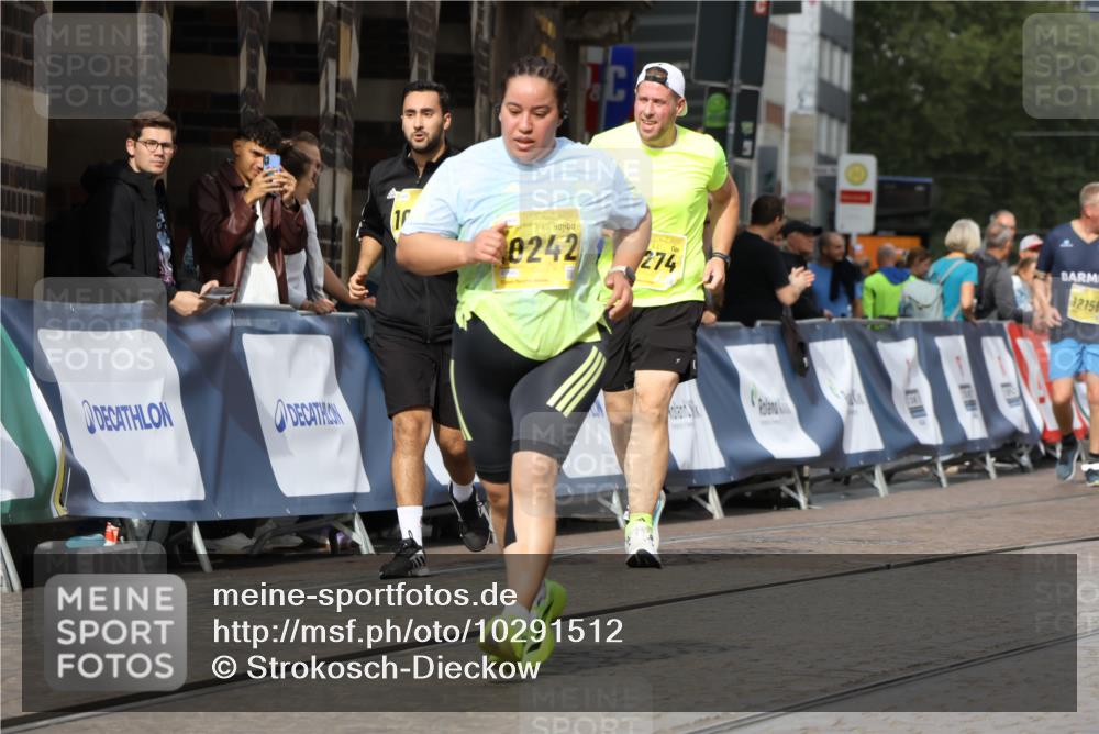 13.09.2026 - 21. swb-Marathon Bremen Strokosch-Dieckow http://msf.ph/oto/10291512 13.09.2026 11:16:30 Ziel 10665, 11026, 11081, 11139, 11181, 11200, 11264, 11385, 11448, 11573, 11613, 11768, 12151, 12306, 12539, 13508, 12102, 12158 meine-sportfotos.de