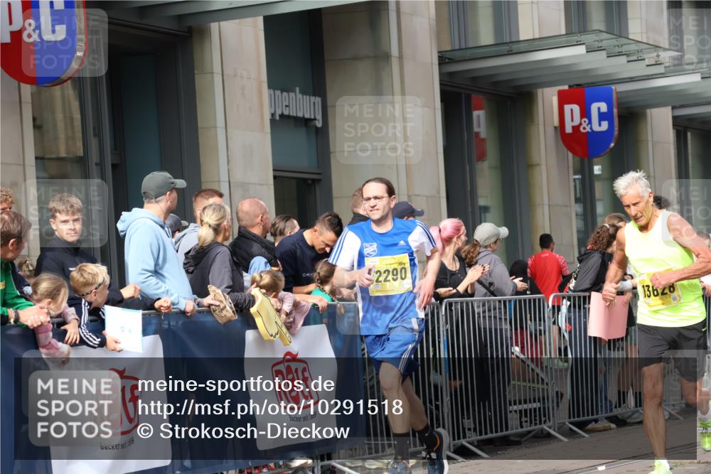 13.09.2026 - 21. swb-Marathon Bremen Strokosch-Dieckow http://msf.ph/oto/10291518 13.09.2026 10:45:30 Ziel 10436, 10464, 10541, 10583, 10987, 11015, 11063, 11279, 11559, 11762, 11845, 12033, 12069, 12087, 12556, 12557, 13532, 13595, 13628, 10143, 10318, 10352, 10398, 10536, 10866, 11020, 11088, 11209, 11232, 11396, 11478, 11695, 11749, 11835, 12054, 12290, 12355, 12475, 12534 meine-sportfotos.de